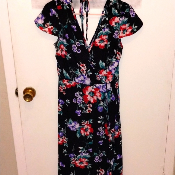 Xhilaration Dresses & Skirts - ⭐XHILARATION Wrap Floral Dress Black and Purple Women's Size Small